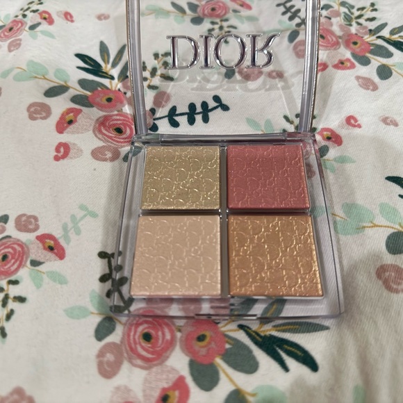 DIOR BACKSTAGE GLOW FACE PALETTE - 004 ROSE GOLD Limited Edition - Picture 10 of 12